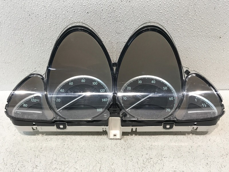 03-08 Mercedes R230 SL500 Instrument Cluster Speedometer Gauge OEM 115,047K