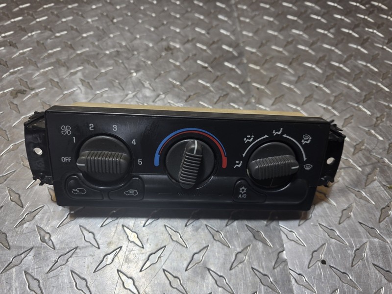 1999-2002 Chevrolet Silverado Climate Control Assembly Tested Oem
