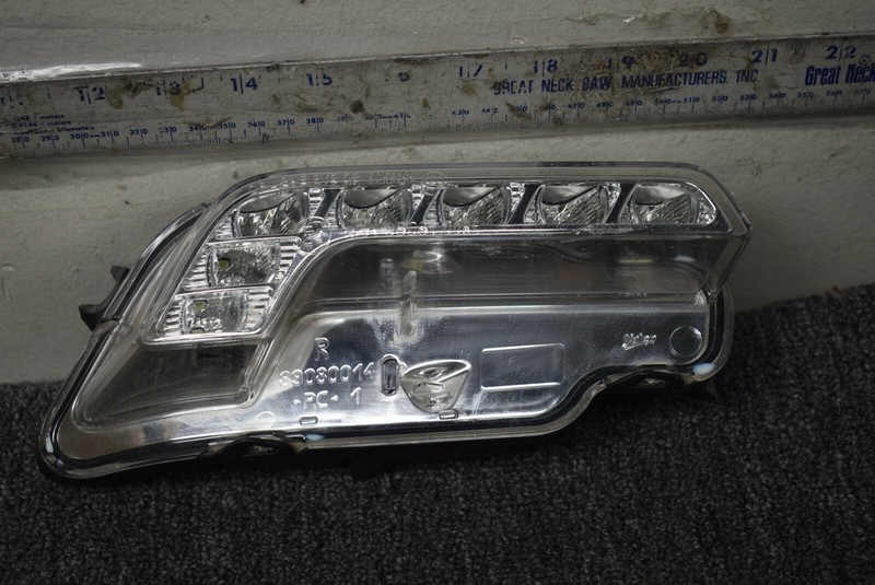 2010-2014 MERCEDES BENZ E CLASS FOG LIGHT FACTORY OEM