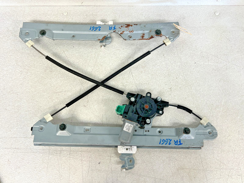 ⭐2011-2024 INFINITI QX80 FRONT RIGHT DOOR WINDOW REGULATOR & MOTOR OEM LOT2661