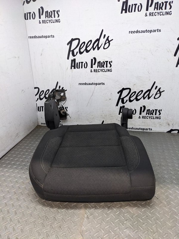 2019- 2022 GMC SIERRA 1500REAR RIGHT SEAT LOWER CUSHION COVER OEM1196426