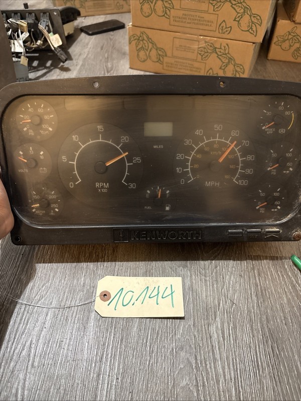 Kenworth T200 Instrument Gauge Cluster Missing P/N