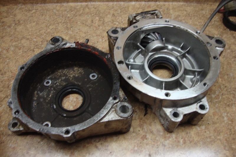 1984 Honda ATC 200 3 Wheeler Big Red Rear Axle Back Shaft Drive Housing Gear 84
