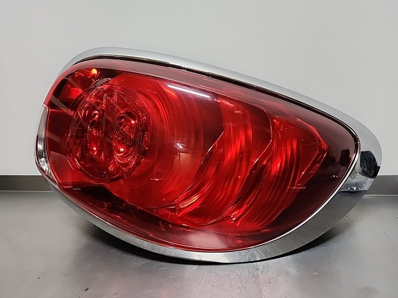 9808870 | 2013 - 2016 Mini Cooper Paceman Tail Light Lamp Passenger Right RH OEM