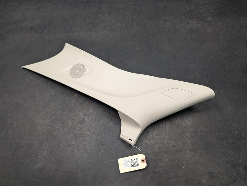 Rear Left C-Pillar Upper Trim Panel 2022 Buick Envision 84974642 2021 2023