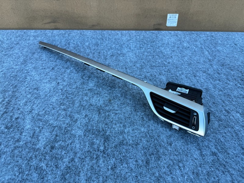 GENESIS G70 2019-2024 OEM RIGHT PASSENGER DASH AC VENT WITH TRIM ASSEMBLY