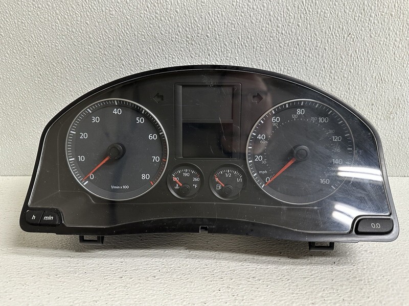 2008-2010 VW Jetta Sdn 2.5LVin K 8th Digit Cluster Speedometer tach gauges oem