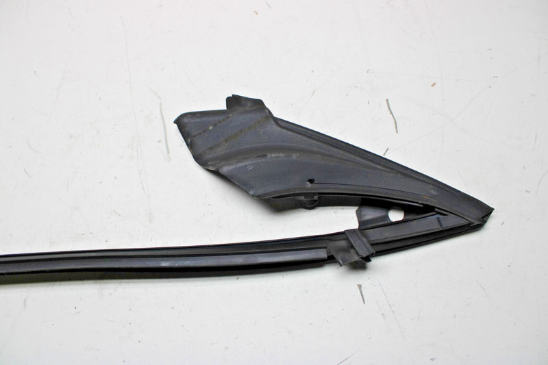 2012-2016 BMW 650XI F13 COUPE FRONT RIGHT PASSENGER DOOR WEATHERSTRIP SEALOEM