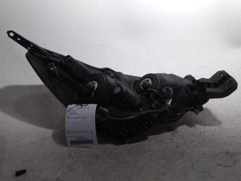 Used Left Headlight Assembly fits: 2016 Subaru Legacy halogen w/fog lamps black