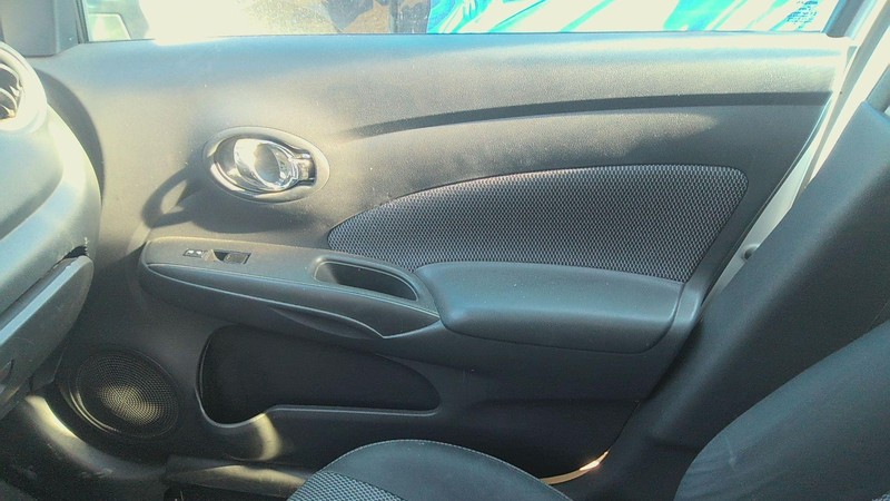 Front Door Trim Panel NISSAN VERSA Right 14 13 12 15