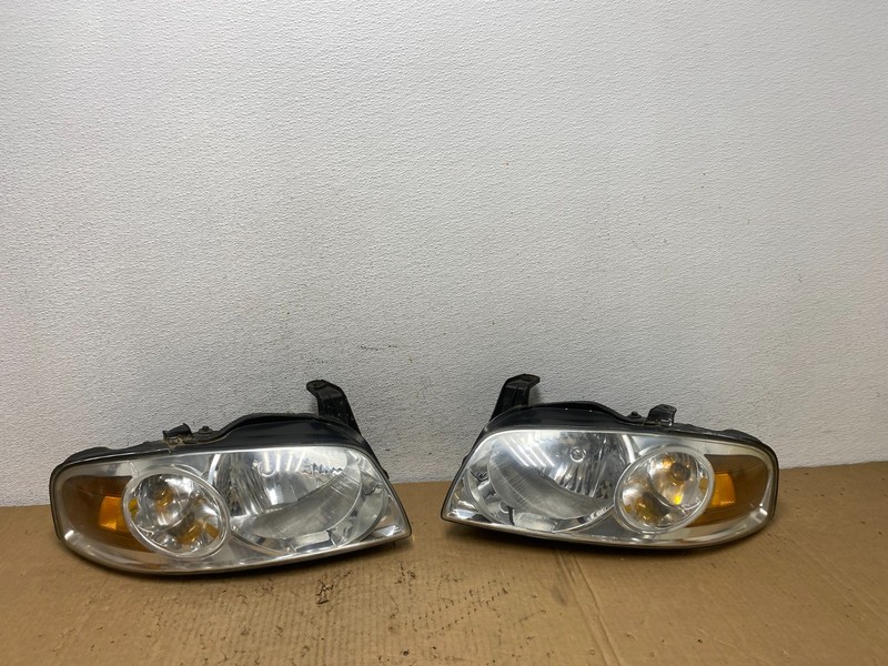 2004 - 2006 Nissan Sentra Halogen Left+Right Headlights Oem AD2467 DW