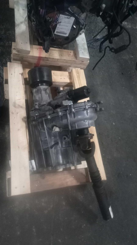2021 Nissan Titan Transfer Case Assembly 4WD OEM 33100EZ50B 55k Miles
