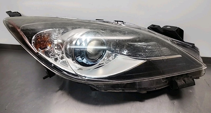 2012 Mazda 3 Sedan Right Passenger RH Xenon HID Headlight OEM Non AFS Complete
