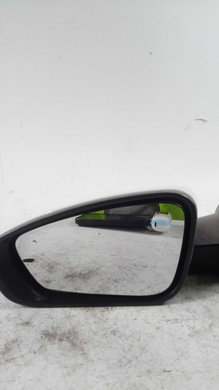 Used Left Door Mirror fits: 2015 Chrysler 200 Power Sdn manual folding w/heated