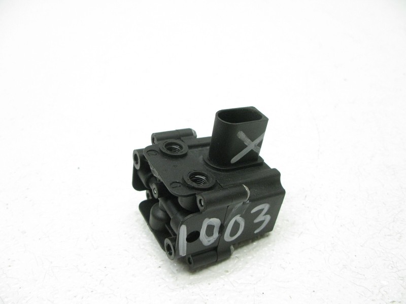 10-17 BMW F07 535i 550i GT GRAN TURISMO AIR SUSPENSION VALVE BLOCK SOLENOID 1003