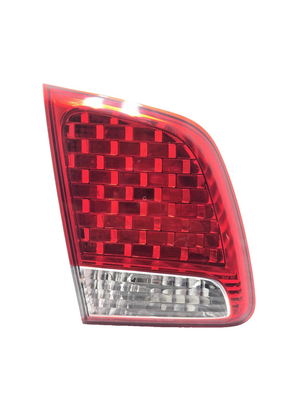 2011 Kia Sorento LH Driver Lid Mounted Tail Light Assembly Light Scratches