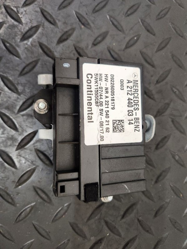 10-13 Mercedes-Benz S400 Fuel Pump Control Module Unit OEM 2124400314