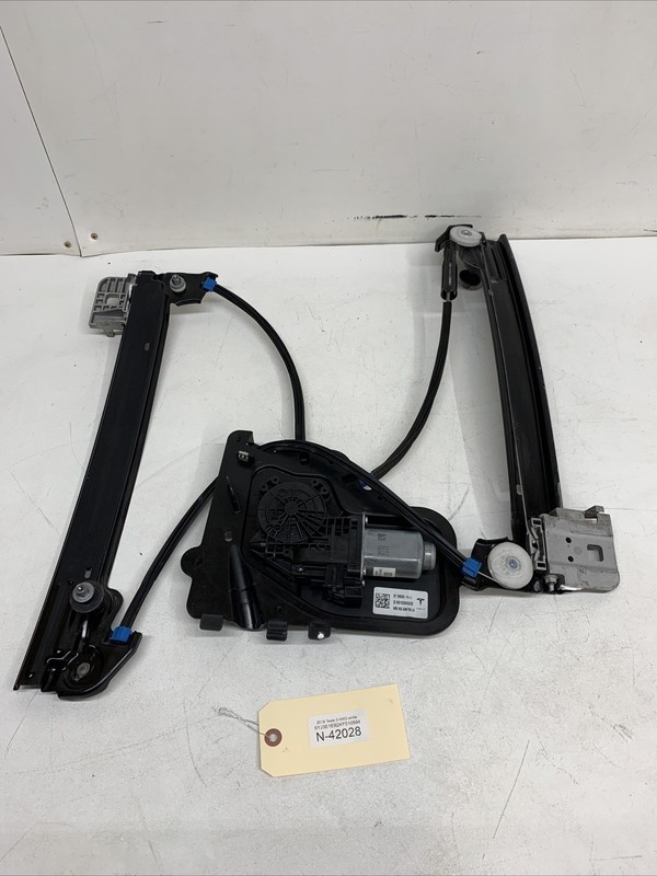 17-23 Tesla Model 3 Front LH Door Window Regulator Motor 1096620-14-J 42028 U19
