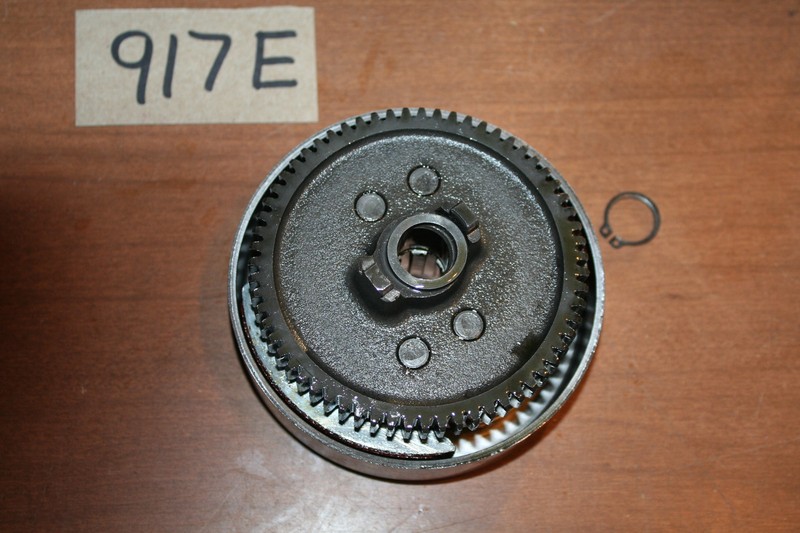 1982 Yamaha QT50 Centrifugal Clutch Assembly OEM 82 B