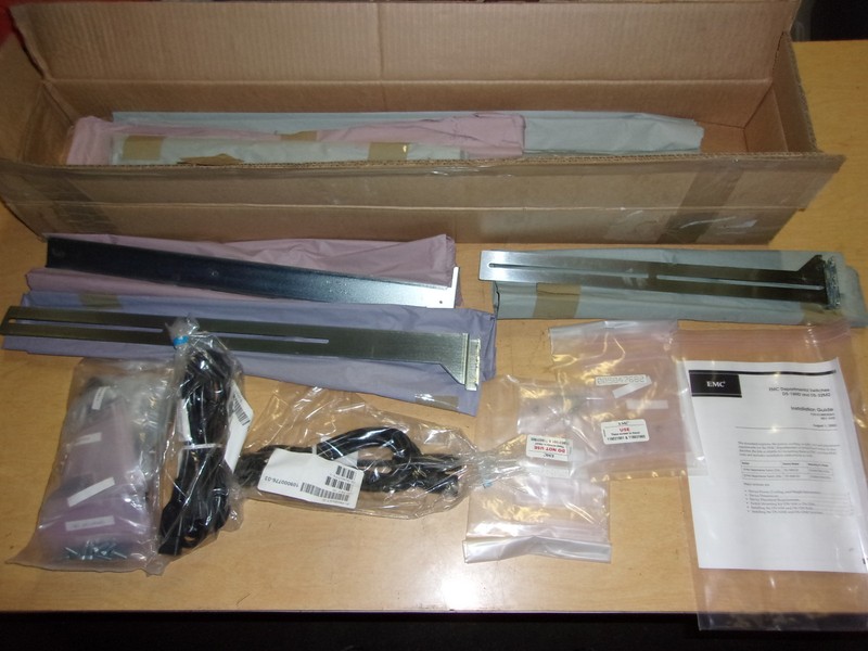EMC Rack Kit 005047274 014003063 DS-16M2 DS-32M2 *FREE SHIPPING*