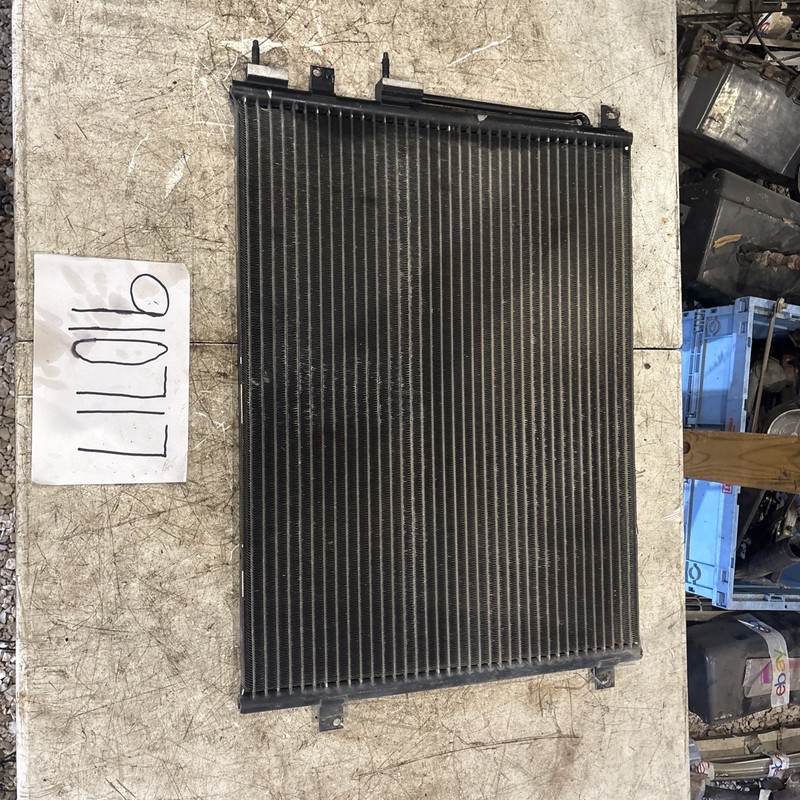 00 - 03 DODGE DURANGO SLT 4.7L AC CONDENSER 9213