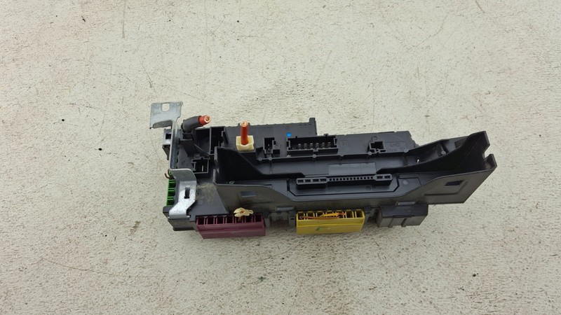 2008-2014 Mercedes Benz C250 C300 Fuse Relay Box Module A2049060105 OEM