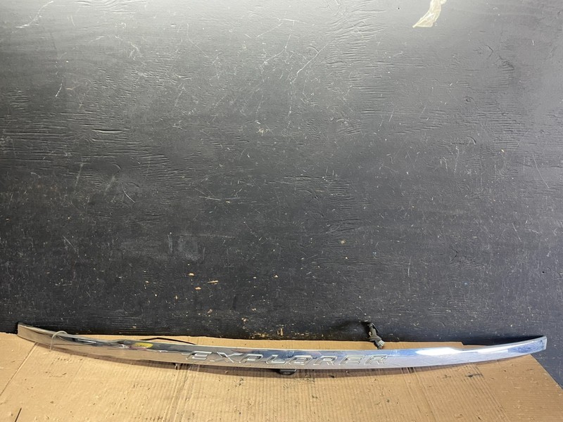 2011 to 2014 Ford Explorer Rear Tailgate Gate Trim Molding With Camera P8432 DG