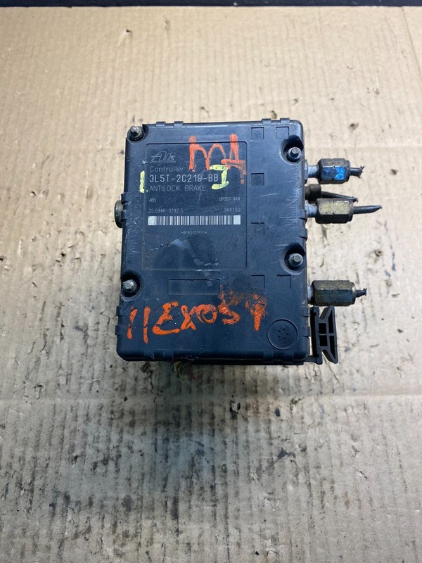2002 2005 Ford ExplorerABS Anti Lock Brake Pump Module Oem AB2802 DG