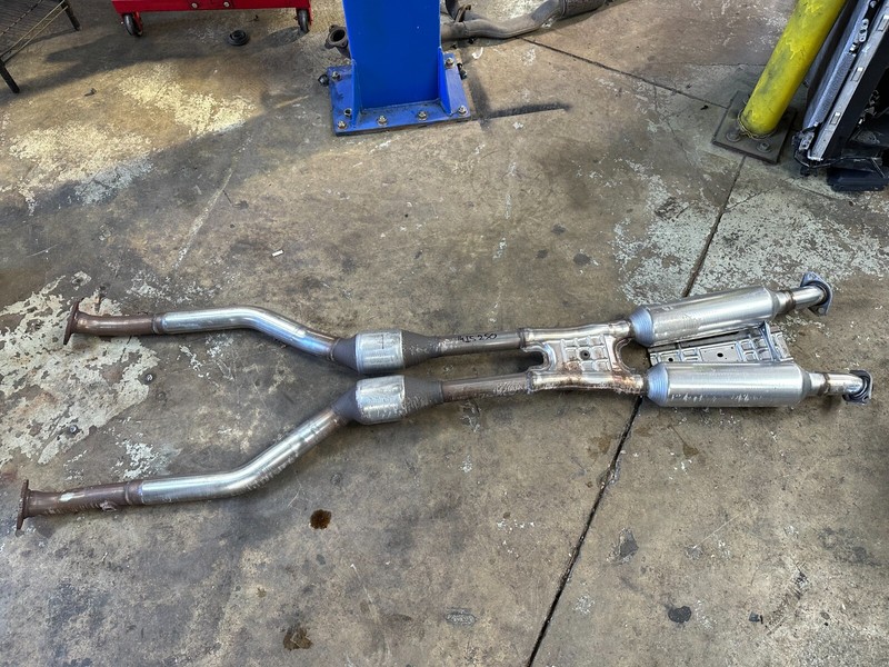 14-15 LEXUS IS250 - RWD EXHAUST MUFFLER RESONATOR CROSSOVER X PIPE OEM