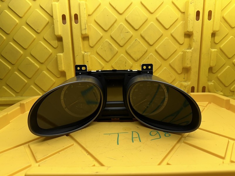 2013 - 2018 Hyundai Santa FE Dash Speedometer Instrument Cluster OEM
