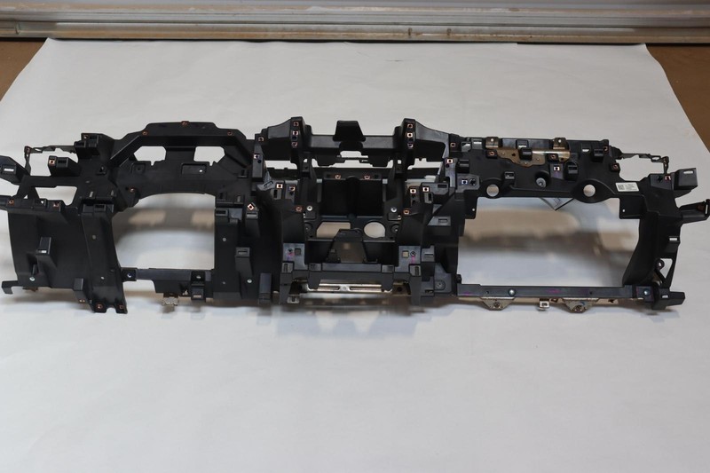 2015-2020 CHEVY/GMC SUBURBAN 1500 DASHBOARD REINFORCEMENT FRAME PLASTIC OEM