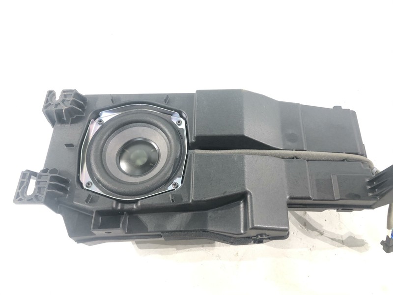 2007-2013 Chevrolet Avalanche Tahoe Yukon Suburban Bose Rear Speaker Assembly