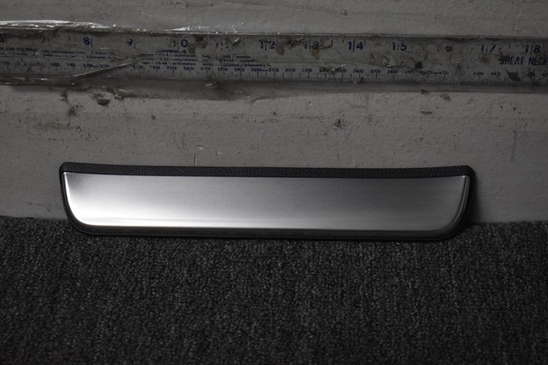 INFINITI ILLUMINATED KICK PLATE REAR RIGHT SIDE FACTORY OEM