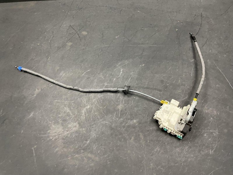 Front Right Door Lock Latch 2019 Audi S5 Coupe 8X1837016C 2018 2020 2021 2022