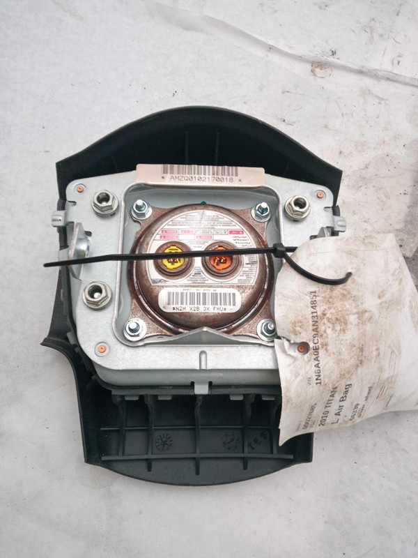 2010 Nissan Titan Steering Wheel Air Bag Black 527754 Used 112K Mileage