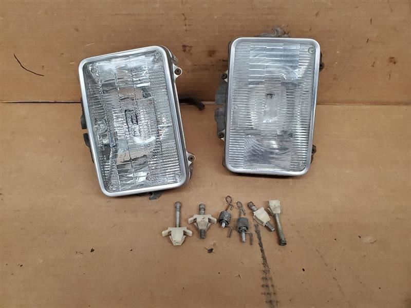 Passenger Right Headlight FWD Fits 86-88 CARAVELLE 270900