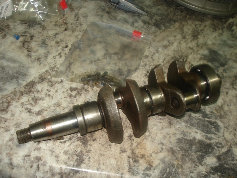 1974 Evinrude 9.9hp model 10424g crank shaftoutboardboat motor part 4008