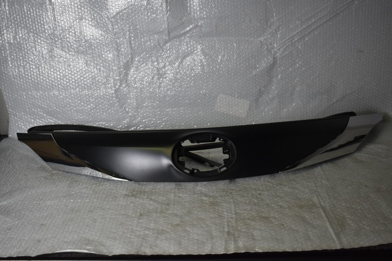 21-22 SIENNA FRONT UPPER GRILLE 53114-08070