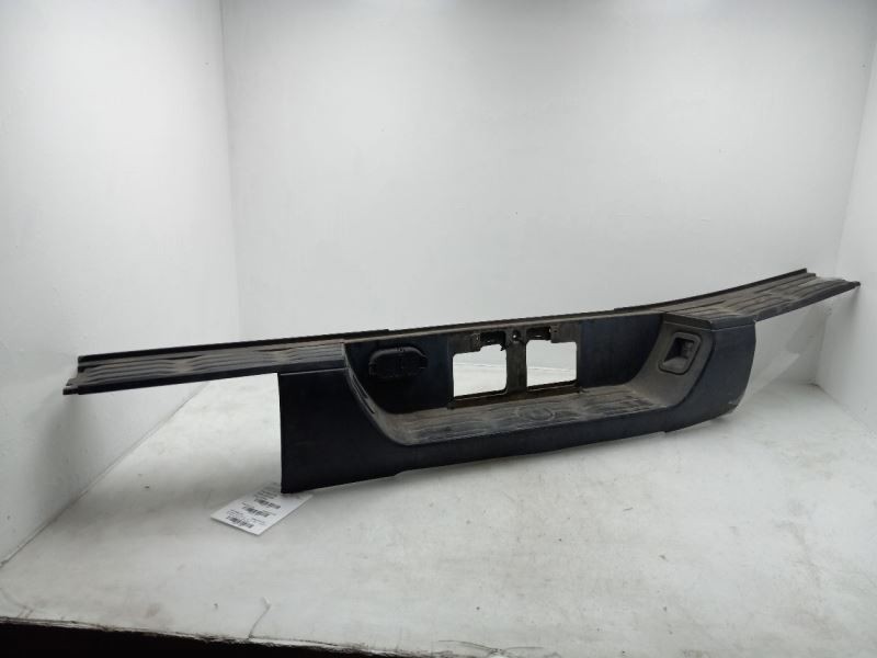 14 15 16 17 TOYOTA TUNDRA REAR BUMPER CENTER PLASTIC