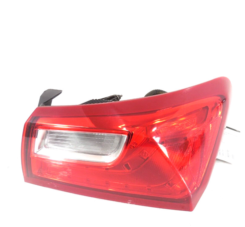 2016-2021 Chevrolet Malibu Quarter Panel Outer Tail Light Passenger Right OEM