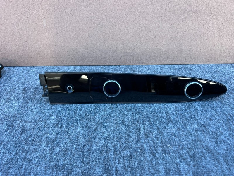 GENESIS GV70 2022-2025 OEM DASHBOARD HVAC AC HEATER CLIMATE CONTROL SWITCH PANEL