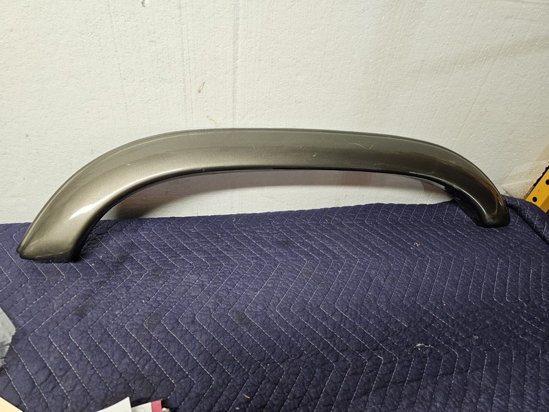 2000 SILVERADO 2500 PASSENGER RIGHT FRONT FENDER FLARE MOULDING TRIM