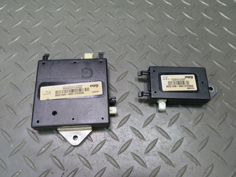2004-2009 CADILLAC XLR GPS RADIO ANTENNA COMPUTER CONTROL MODULE SET