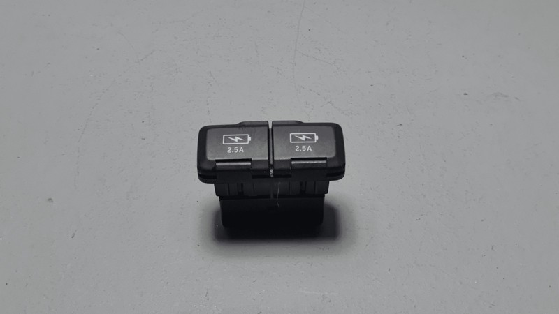 2017-2020 ACURA MDX CENTER CONSOLE DUAL USB CHARGING SOCKET PORT ADAPTER OEM