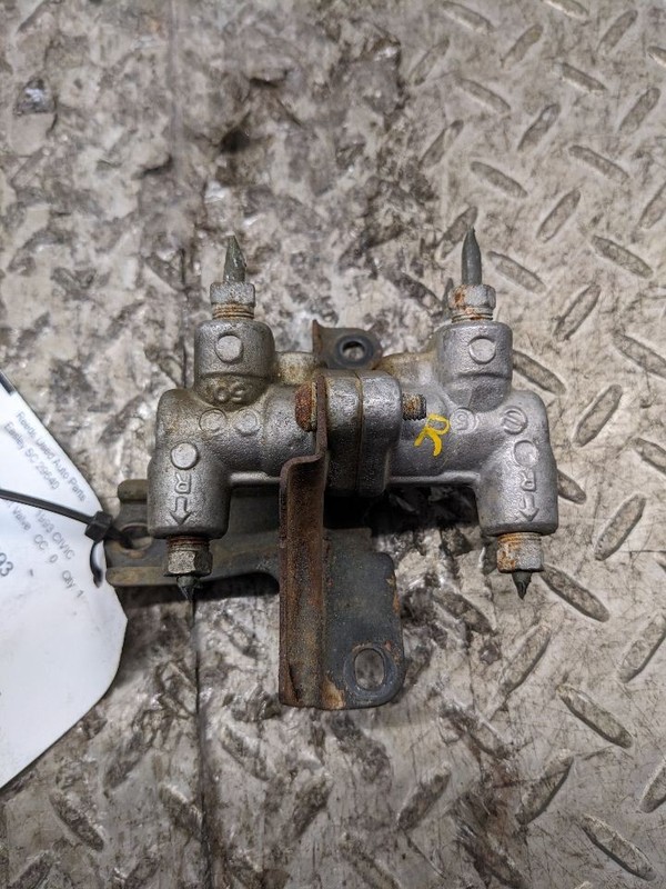 Y3A Honda Acura Civic EG DISC REAR Brake Proportioning Valve Brakes 40/4 1182986