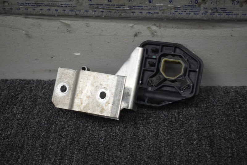 2016-2020 BMW 430I RADIATOR BRACKET FACTORY OEM