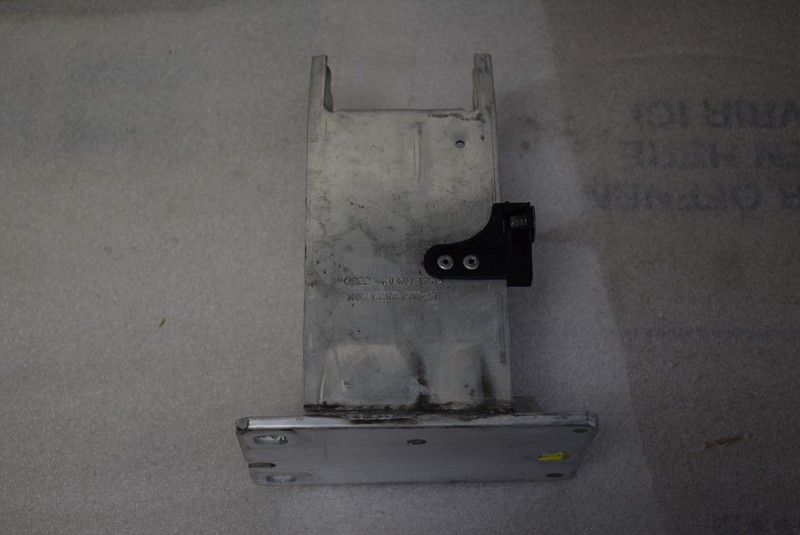 AUDI A4 A5 QUATTRO S4 FRONT PASSENGER RIGHT BUMPER MOUNTING BRACKET GENUINE