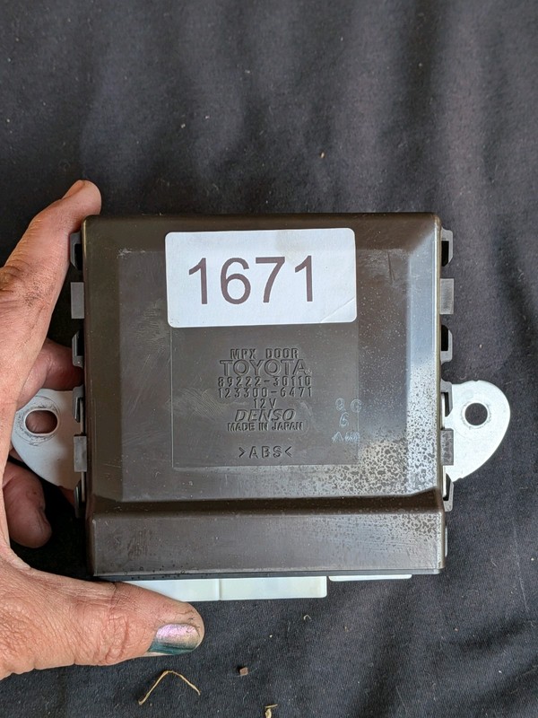 2006 LEXUS GS300 FRONT MULTIPLEX NETWORK DOOR CONTROL MODULE OEM 89222-30110