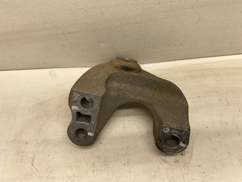 2015-2017 CHRYSLER 200 2.4L REAR ENGINE BRACKET MOUNT OEM