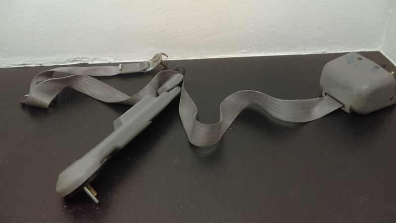99-01 Ford F150 Super Cab Front Left Belt Retractor Gray OEM YL3Z-18611B09-AAB